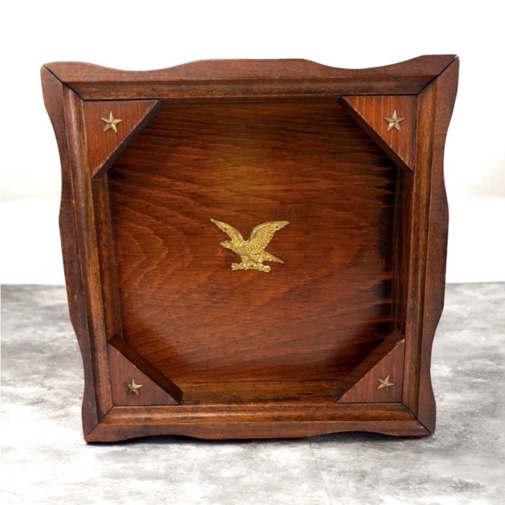 Americana Cherry Wood Valet Ash Tray Caddy Eagle Star Shadow Box Woodcroftery VG